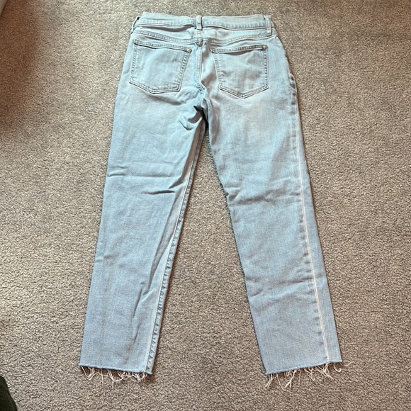 Gap Girlfriend Mid Rise Raw Hem Jeans - Picture 11 of 12